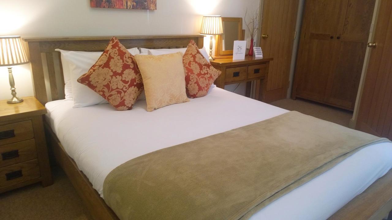 Cross Keys Inn Lydford-on-Fosse Екстер'єр фото
